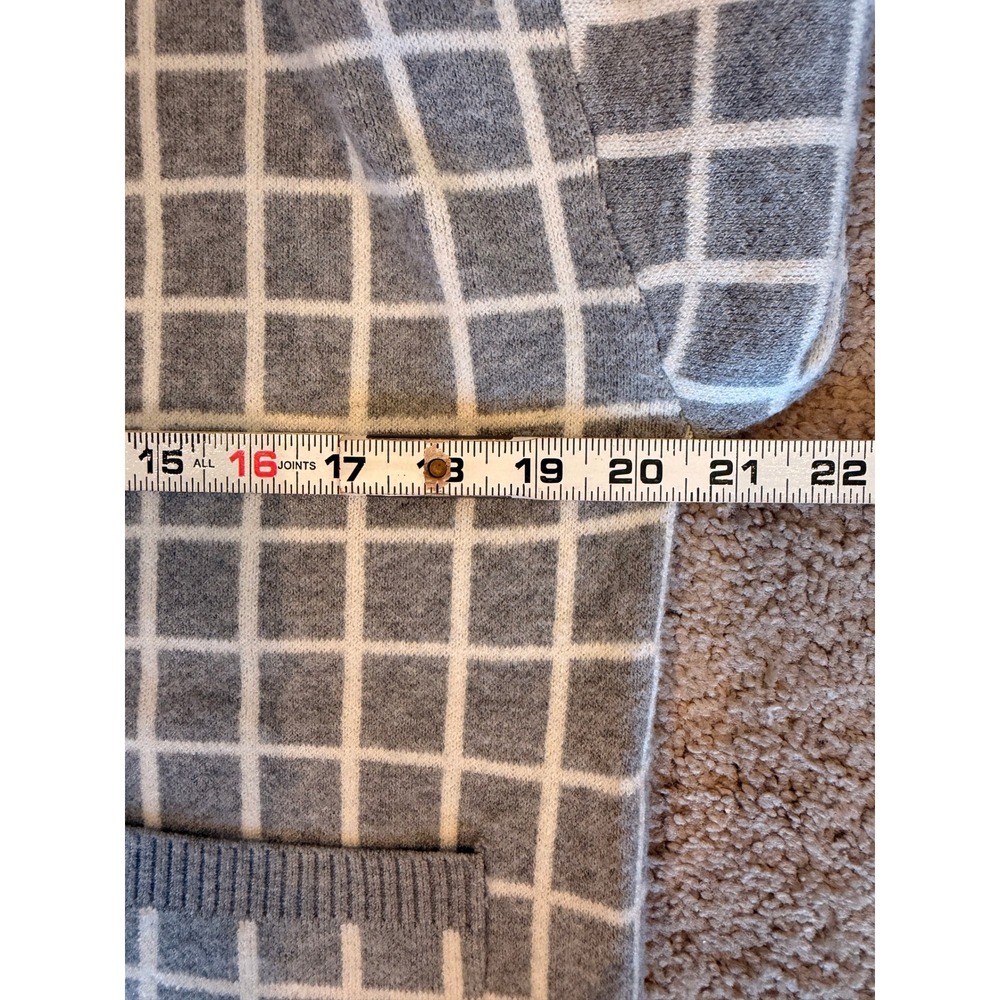 Grey‎ White Windowpane Button Front Cardigan Sweater XS Clean Girl Normcore Cozy - Picture 7 of 12